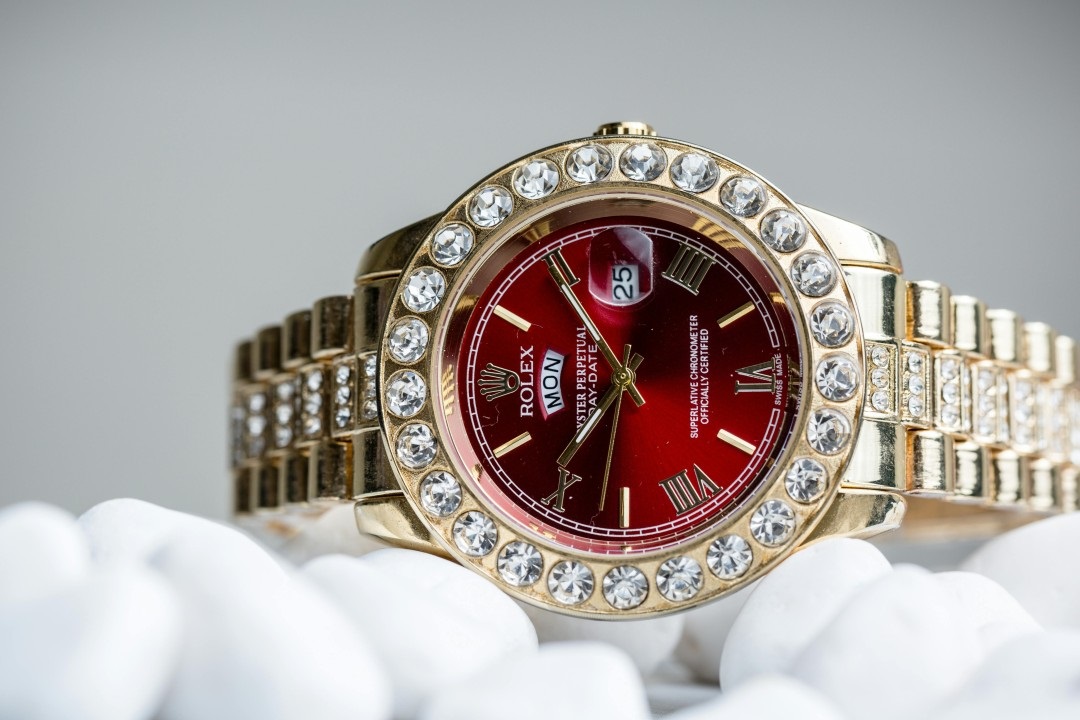 Timeless Elegance: A Deep Dive into Rolex Women’s Watches